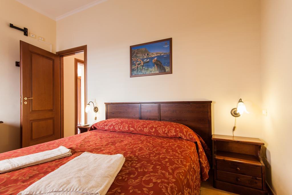 Casa Vacanze S. Marco Valderice Oda fotoğraf